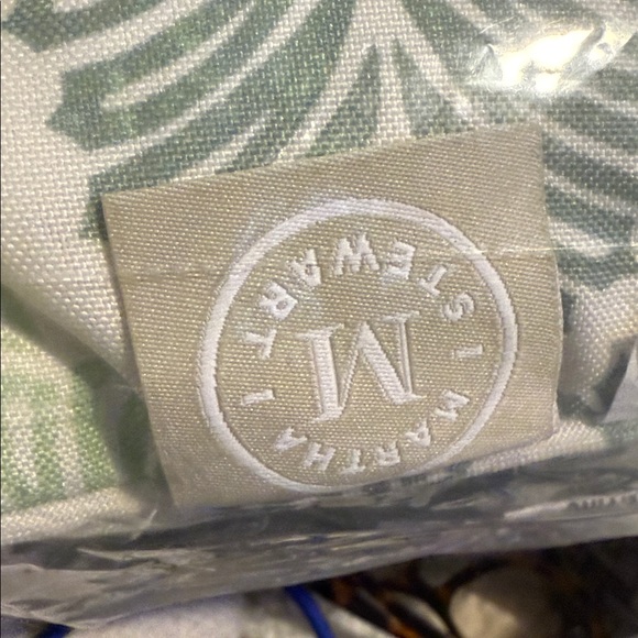 Set of 2 “Martha Stewart Green indoor outdoor Throw Pillows Brand New 11x18 - Picture 8 of 9